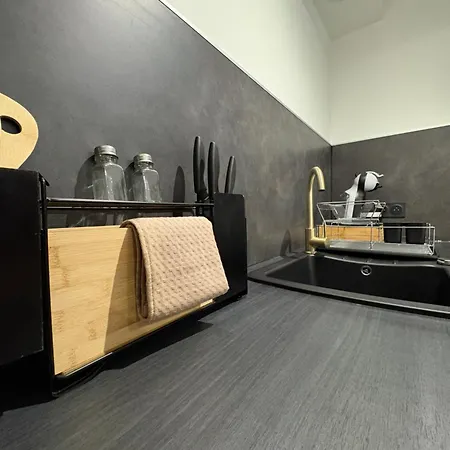 70 - Face A La Gare Poitiers