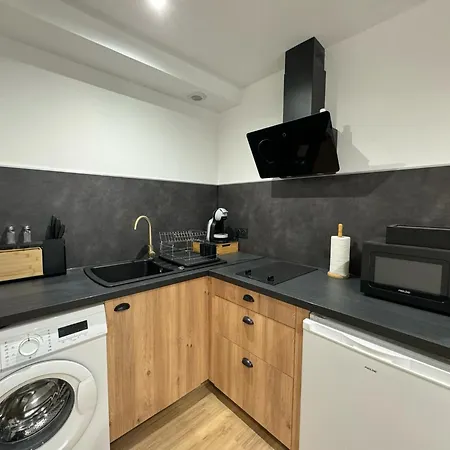 70 - Face A La Gare *