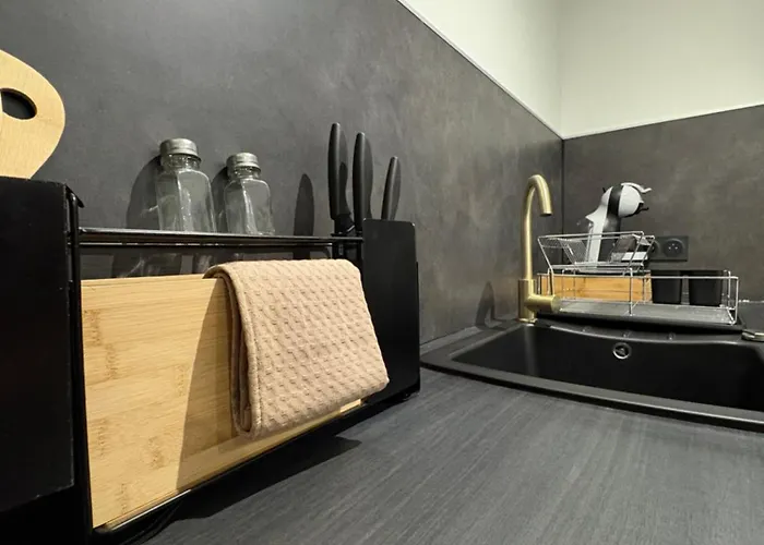 70 - Face A La Gare Poitiers