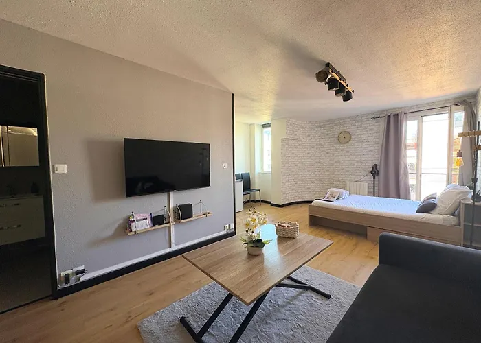 Apartment 70 - Face A La Gare *