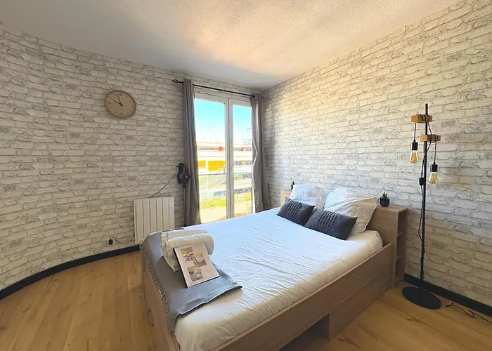 70 - Face A La Gare *