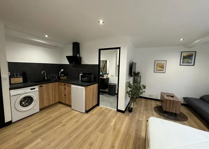 Apartment 70 - Face A La Gare *